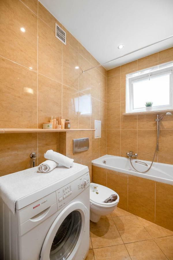 Apartament Goka Like It Lägenhet Warszawa Exteriör bild